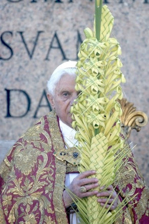 Some of my favorite photographs of our dear Pope Emeritus: Let us pray ...