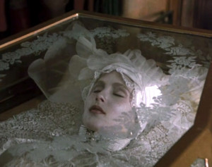 Lucy Wistenra in her glass casket. Bram Stoker's Dracula.Lucy Wistenra ...