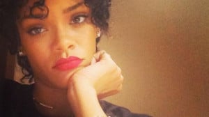 Check out Rih Rih’s cool and sexy late-summer do.