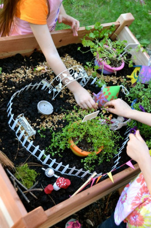 Fairy Garden Table -- plenty of inspiration for imaginative playtime ...