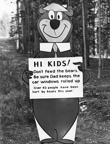 Yogi_Bear_dont_feed_the_bears.jpg