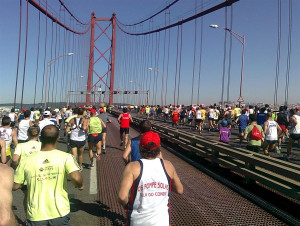 Crossing the 25 de Abril bridge, an exhilarating start.