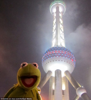 Globehopping: Kermit the Frog has been snapped at 52 locations around ...