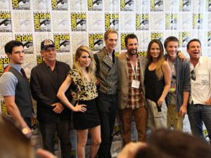 Comic-Con-Falling-Skies-Cast-2_1374344444877_448619_ver1.0_640_480
