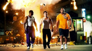 Anthony Mackie, Mark Wahlberg y 'The Rock' (Paramount Pictures ...