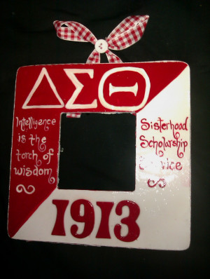 Delta Sigma Theta : 4 frames and 1 mirror