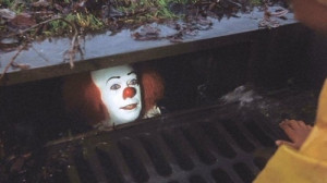 Stephen King's IT - Pennywise the Clown lures a child to his death