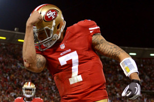 El mariscal de los San Francisco 49ers, Colin Kaepernick, jugó un ...