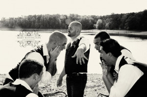 groomsmen picture idea... this is funny!