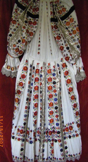 Ibooknet Blog, Apply, Serbian Embroidery, National Costumes, Serbian ...