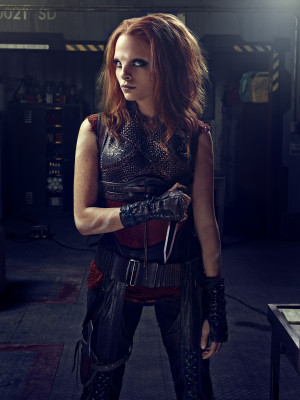 Defiance Season 2 - Stephanie Leonidas as Irisa Nyira with a knife