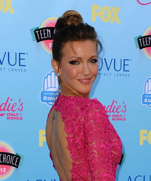 Katie Cassidy Hairstyle