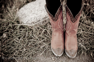 ... boot envy on this photo shoot. I want a pair of cowgirl boots too