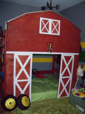 boys room in tractor decorations