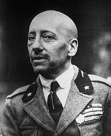 Gabriele D'Annunzio 1922.jpg