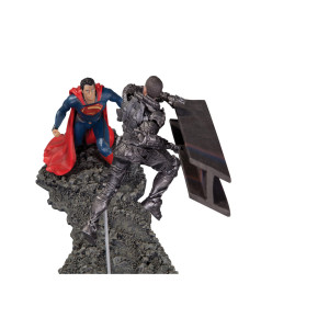 Man-of-Steel-Superman-vs-Zod-Statue-1.jpg