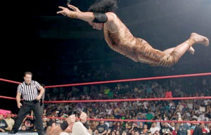Jimmy 'Superfly' Snuka about to bring a match to a swift end.