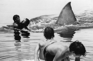 swimmers (above), Roy Scheider, Robert Shaw, and Richard Dreyfuss ...