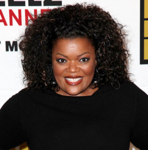 Yvette Nicole Brown Pictures