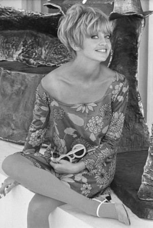 GOLDIE HAWN - YOUNG - THE OLD 