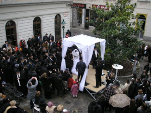 Orthodox Jewish wedding with chupah in Vienna’s first district ...