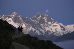 Nine guides died when an avalanche came down a slope of Mount Everest ...