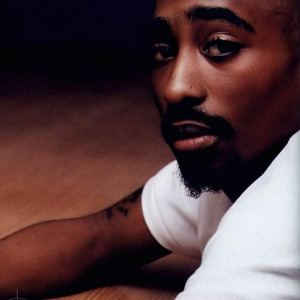 , Tupac aurait eu 40 ans. Pour ses amis, la star défunte du hip-hop ...