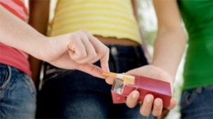 Under-18 ban 'cut teenage smoking rates'