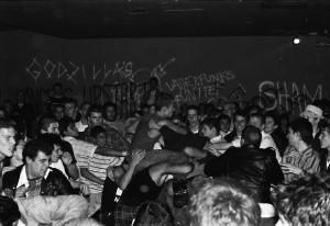 Mosh Pit at a Bad Religion concert. | Photo: edwardcolver.com