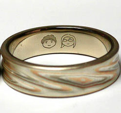ring-engraved-with-a-picture.png