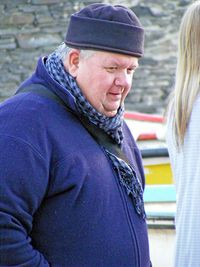 listening to programme in the pub] Doc Martin'll see the funny side ...