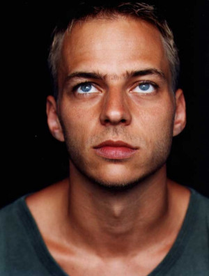 OMGGG Tom Wlaschiha a.k.a. Jaqen H’ghar IS FINE.