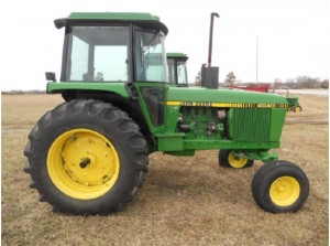 John Deere 4040 Tractor
