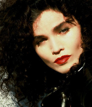 Alannah Myles Facebook Pages