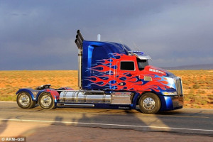 And last but not least, another image of Optimus Prime:
