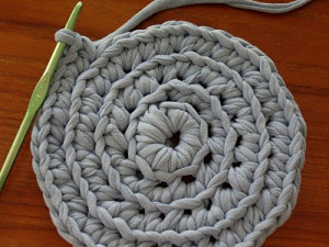 ... the tutorial on making a crochetable “yarn” from old t-shirts