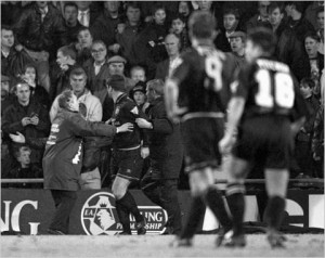 Was it theater? Was it absurd? Cantona, center, playing for Manchester ...