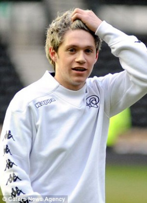 They're off: Niall Horan had his braces removed on Wednesday, picture ...