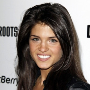 marie avgeropoulos hot
