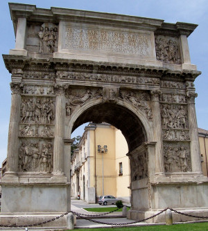 Description Benevento-Arch of Trajan from North.jpg