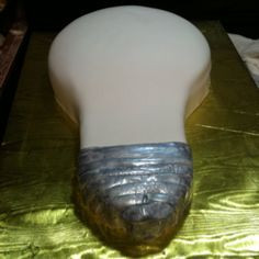 Lightbulb cake!! For the ultimate Anthem Lights fan, like me :D More