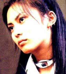 SHIBASAKI KOU as.mitsuko souma in BATTLE ROYALE waah she's a deadly ...