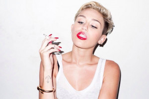 Miley Cyrus Terry Richardson: sigarette, Twerk e linguaccia, la star ...