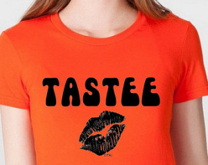 OITNB TASTEE. Kissing Lips. Junior Fit.Orange.Tshirt.Orange is the New ...