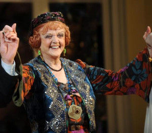 Angela Lansbury opens in Coward's Blithe Spirit in New York