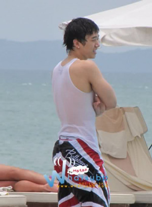 Exploring Iloveazianent...