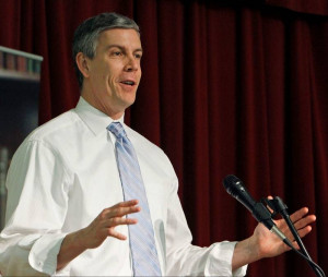 Education Secretary Arne Duncan says a later start to the school day ...