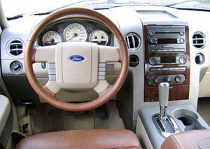 The 2006 Ford F-150 King has pretty plush interiors for a pick up ...