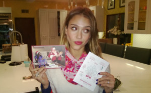 Jessica Alba says Mindy Kaling's Xmas card is the cutest