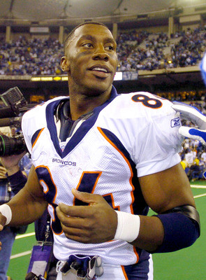 Denver Broncos tight end Shannon Sharpe leaves the field January 4 ...
